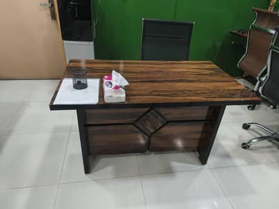 Premium Office Table – Modern Executive Design