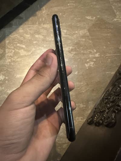 Iphone 11 pro max 64gb complete ok, urgent sale.