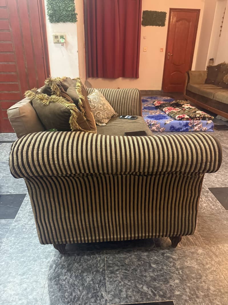 Sofa set 10