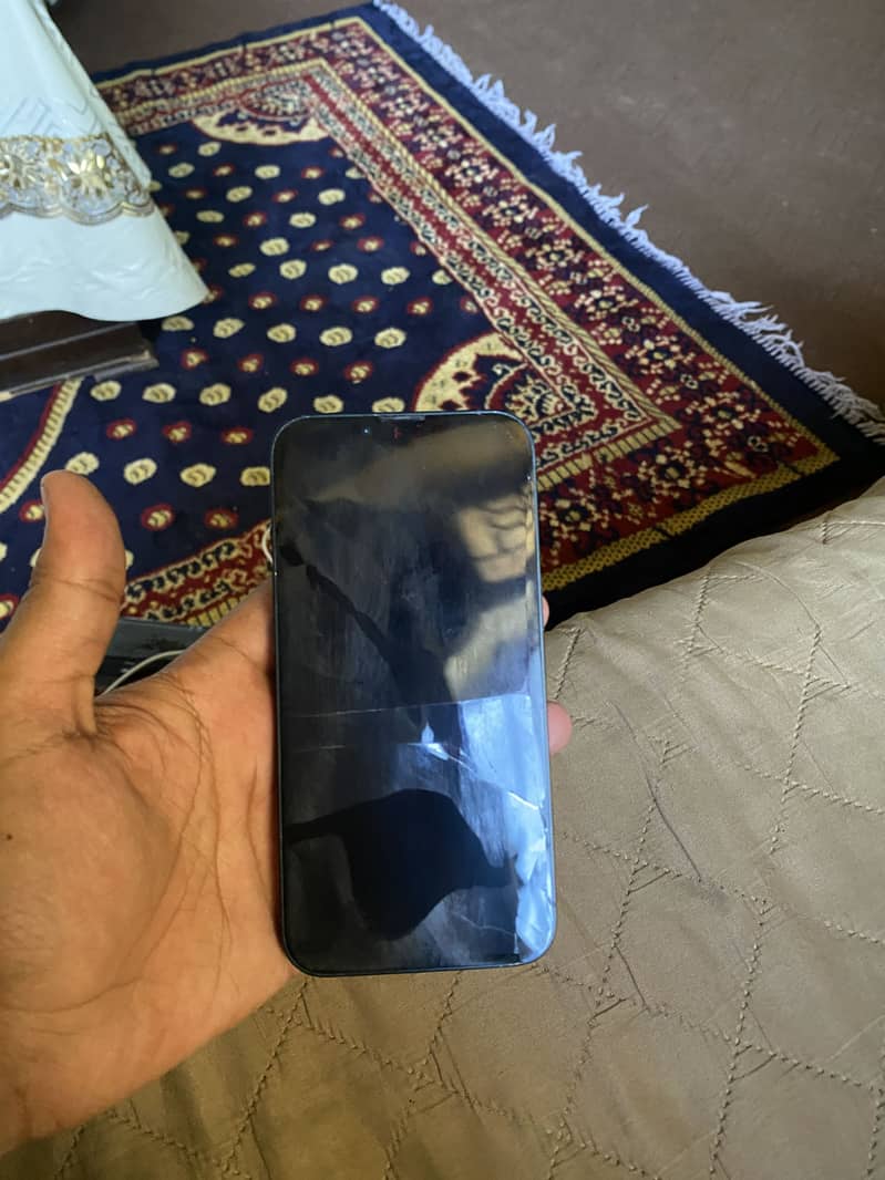 Iphone 13 4