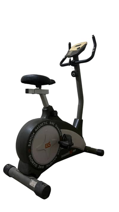 Exercise cycling machine
