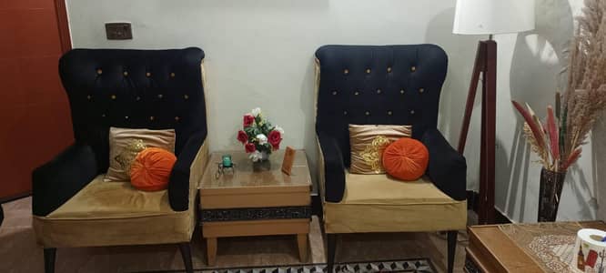 3 seater aur two chairs for sale hy