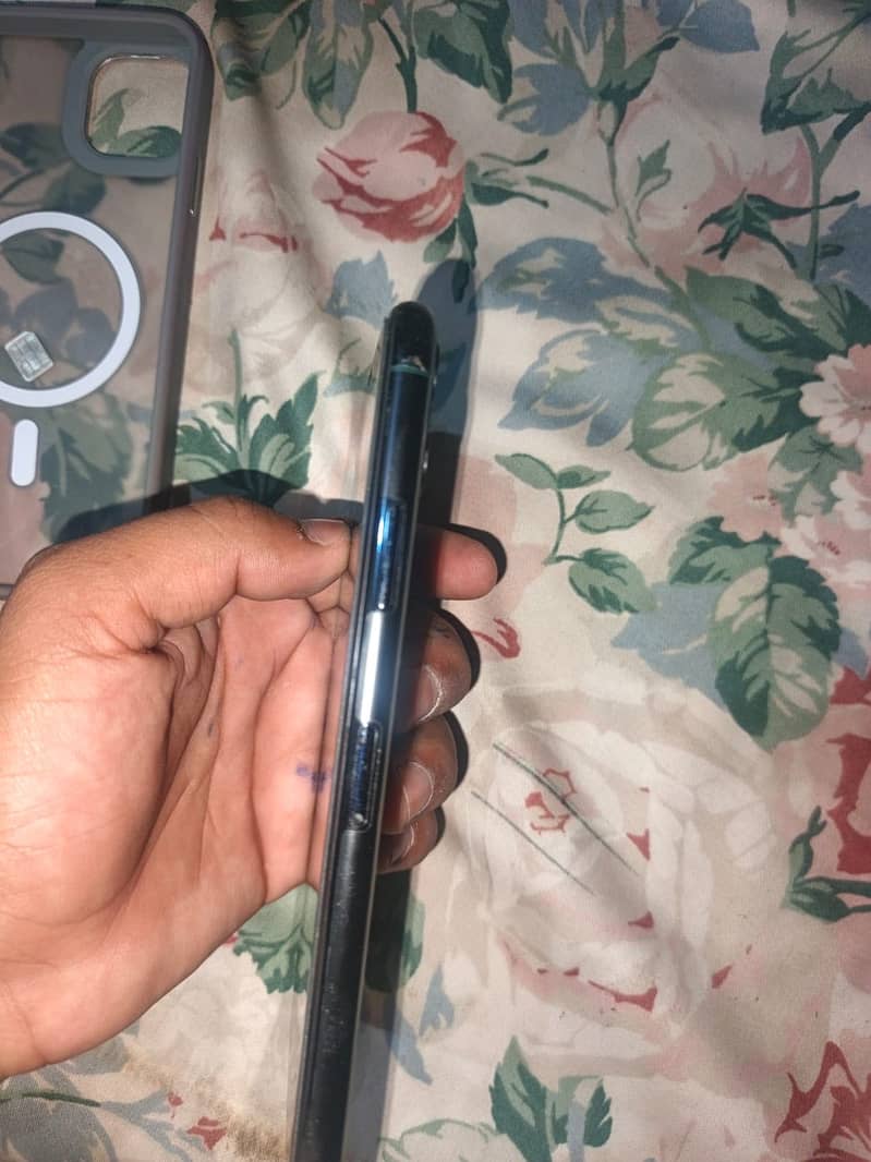 Iphone 11 pro max 3