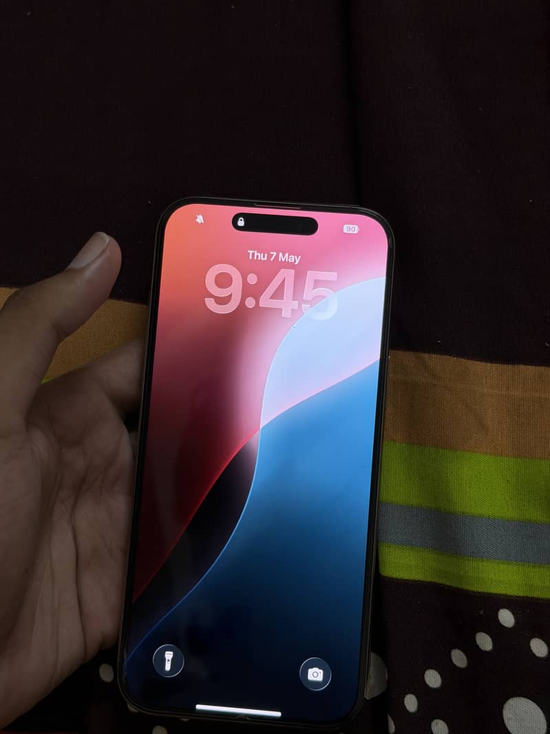Iphone 16 pro max 3
