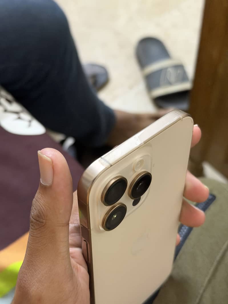 Iphone 16 pro max 5