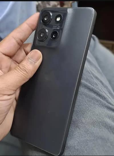 MOTO G75