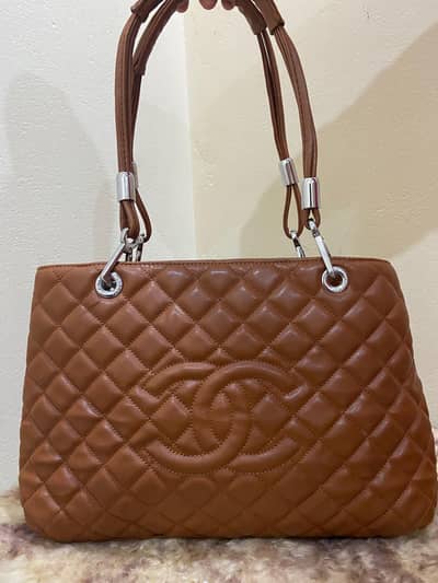 chenal 1st copy hand bag