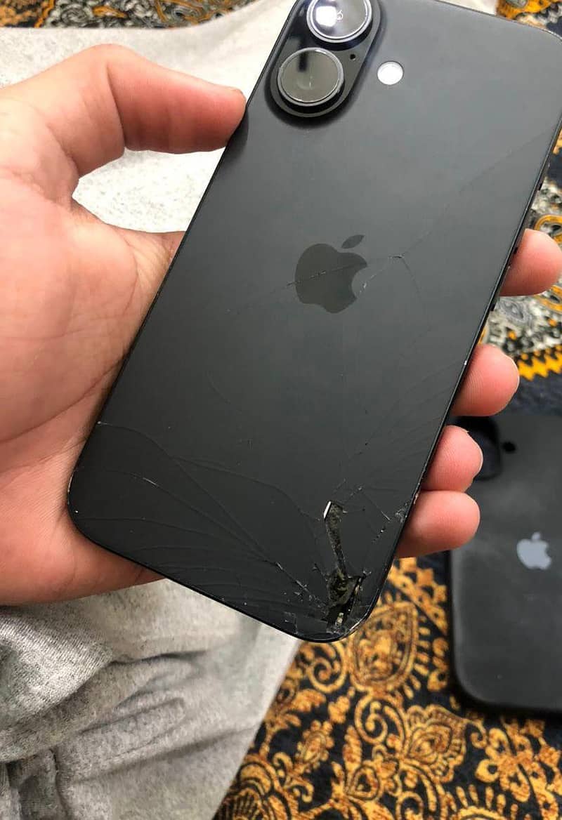 IPHONE 16 0