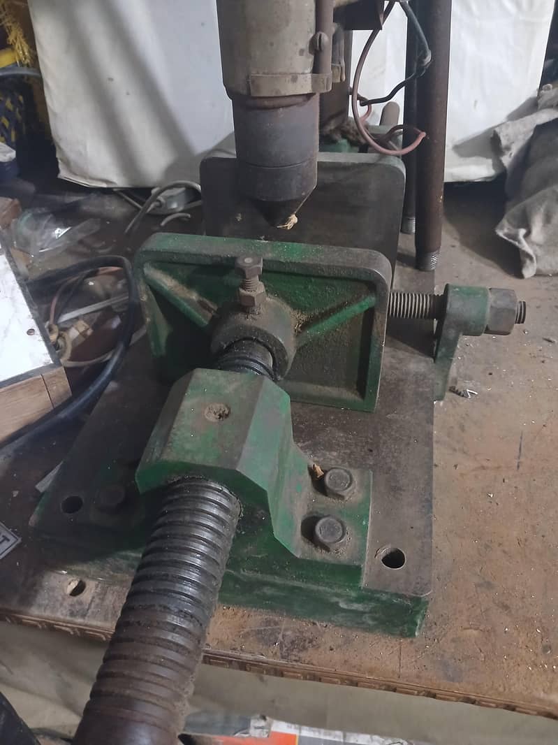 Hand molding machine 1