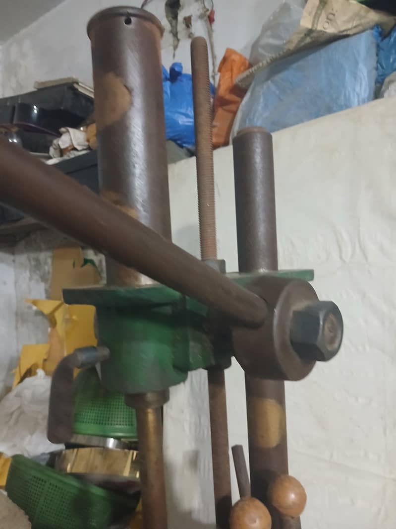 Hand molding machine 3