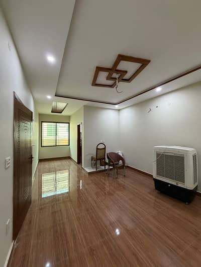 WAPDA TOWN 10 MARLA USED BUTT GOOD CONDITION HOUSE IS AVAILABLE FOR SALE