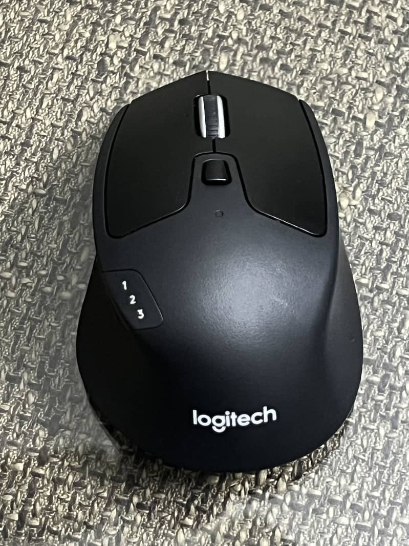Logitech M724 Wireless Mouse 1