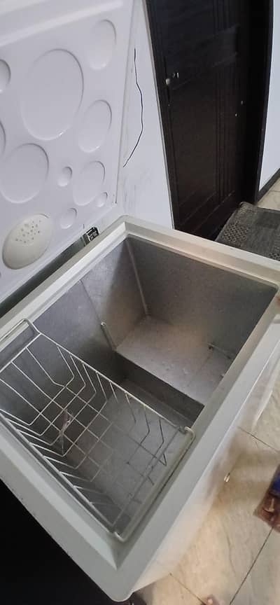Deep freezer