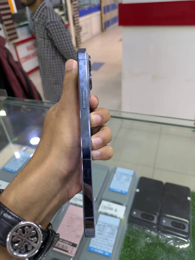iPhone 13 Pro Max 3