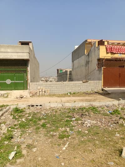 Urgent Sale 5 Marla Plot For Sale 18.50 Lack 20 Foot Gali Hy Registry Intiqal Location Nilor Islamabad