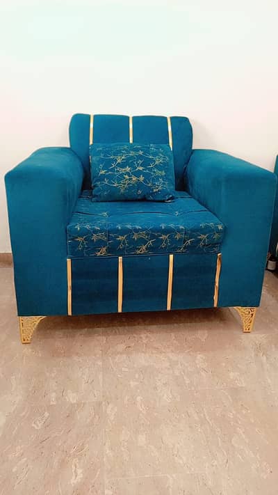 6 Seater Sofa Set (Steel Legs) Condition 10/10 | Urgent Sale