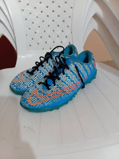 Football gripper shoes ( 2nd hand/Used ) US 6 size Karachi