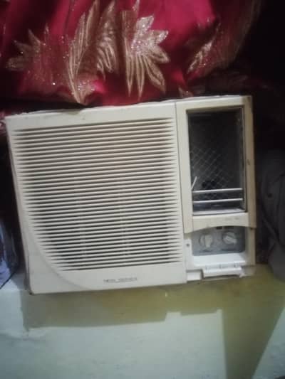 window AC  poni  ton  0.75