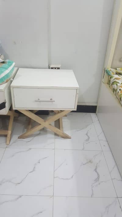 dressing table with side table