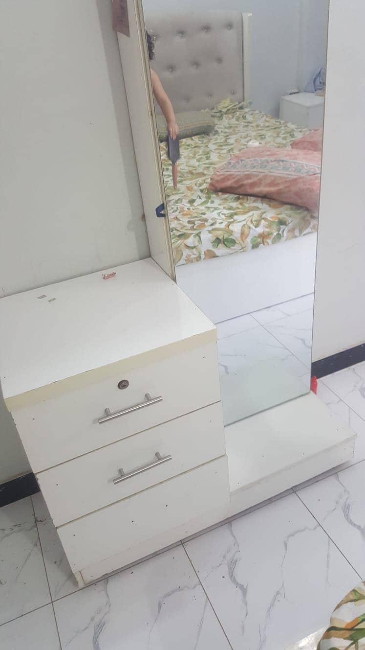 dressing table with side table 1