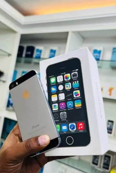 I phone 5S for sale my WhatsApp number 03 45 70 84 4 34