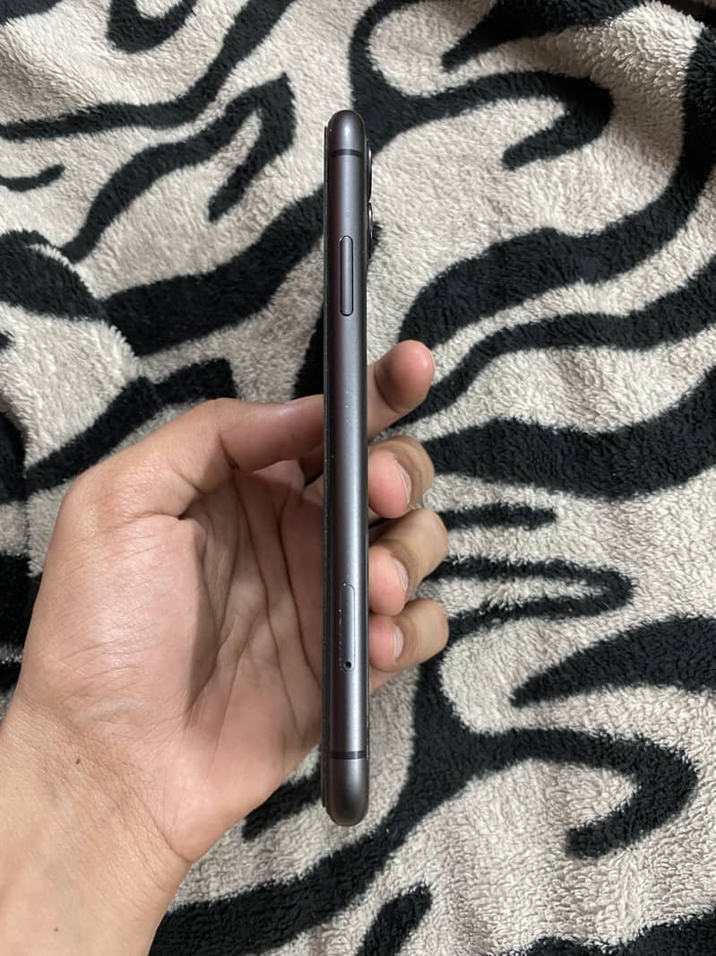 IPHONE 11 64GB 5