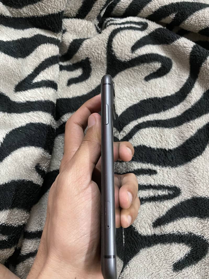 Iphone 11 4