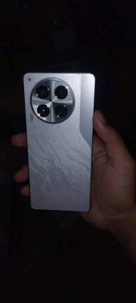 Tecno Camon 30 5