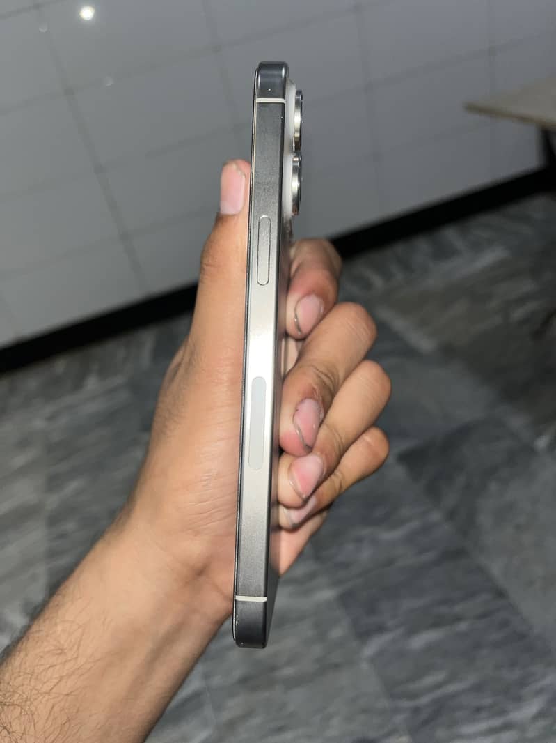 Iphone 15pro max (jv) 1