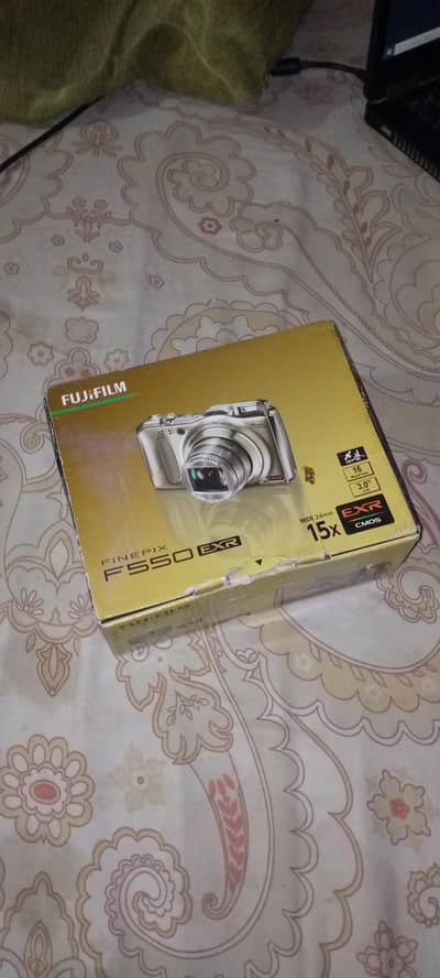 Fujifilm digital camera finepix  f550exr