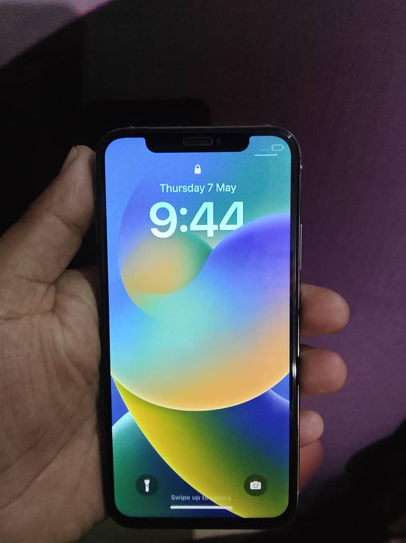 Apple iPhone X 4