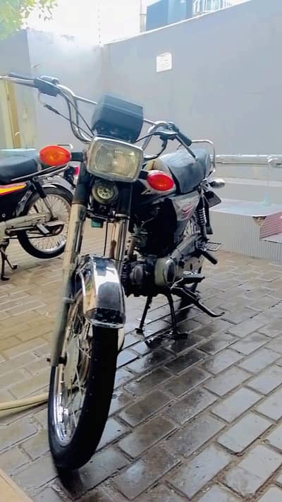 safari bike for sell achi  bike hai