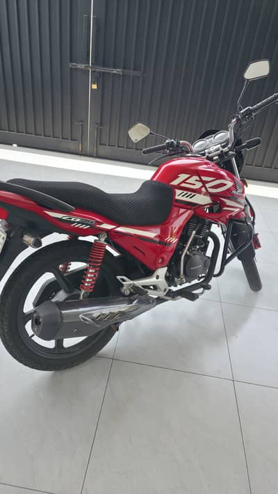 Honda CB 150 F