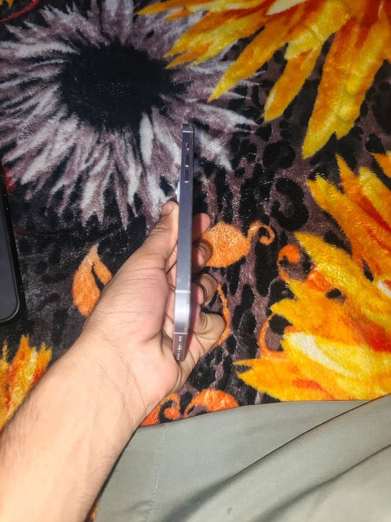 iPhone 14 Plus JV 4