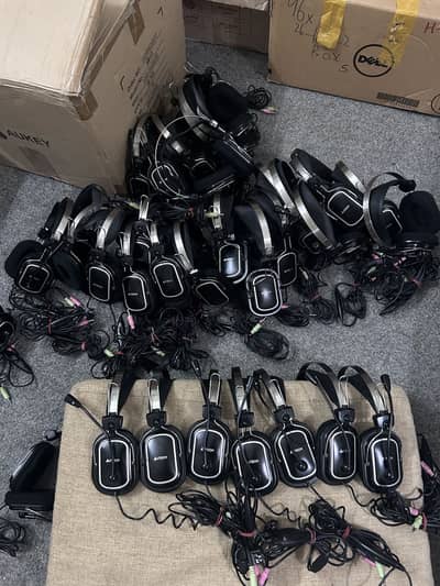 Headphones available all types gaming , calling etc