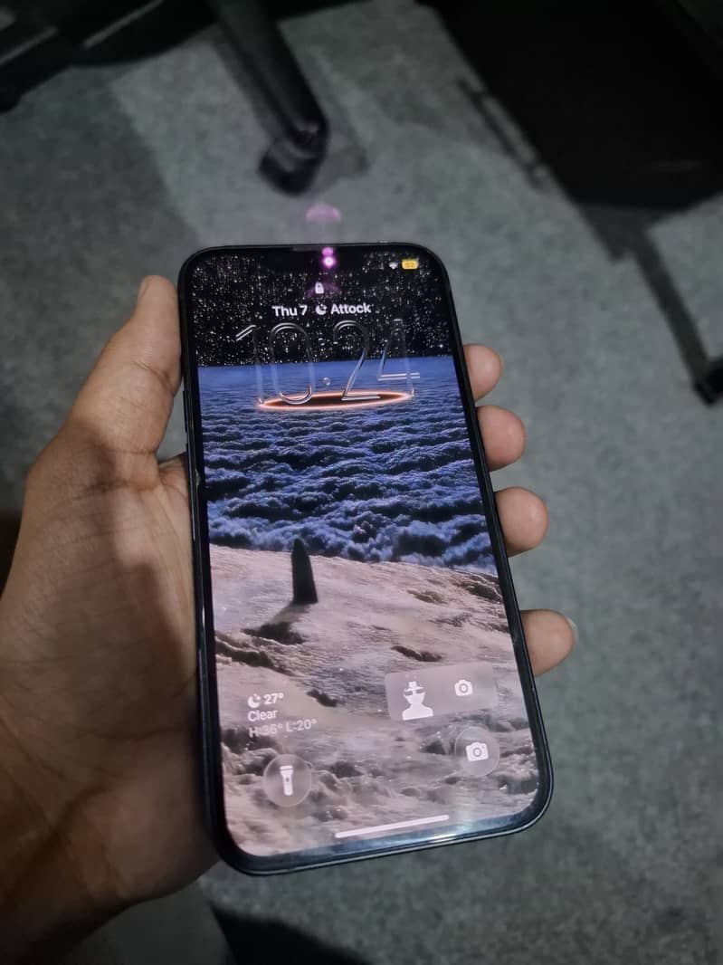 iPhone 13 0
