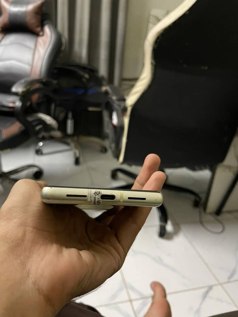 Google Pixel 7 5