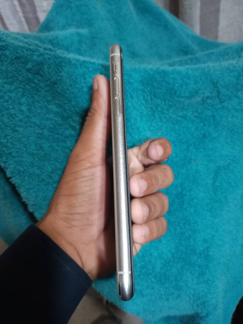 iPhone 3