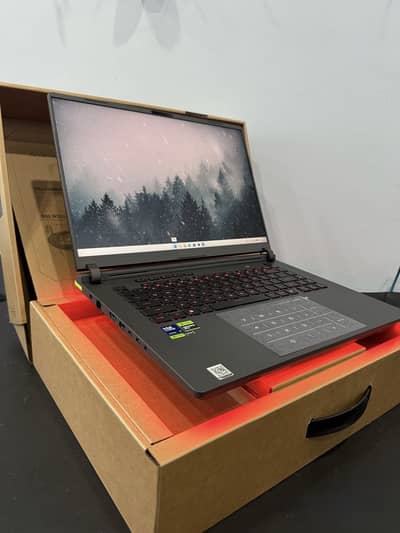 ASUS STRIX G16 2025