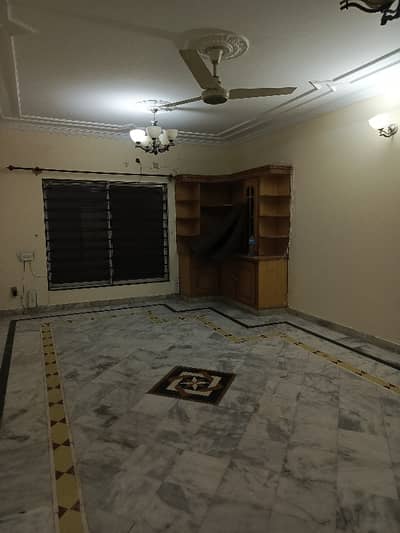 2 Bedrooms Lower Ground Portion For Rent