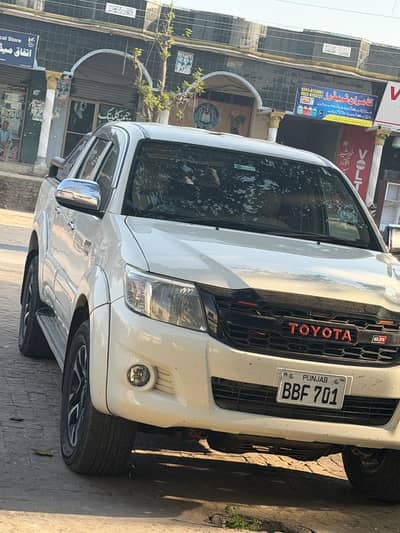 Toyota vigo champ