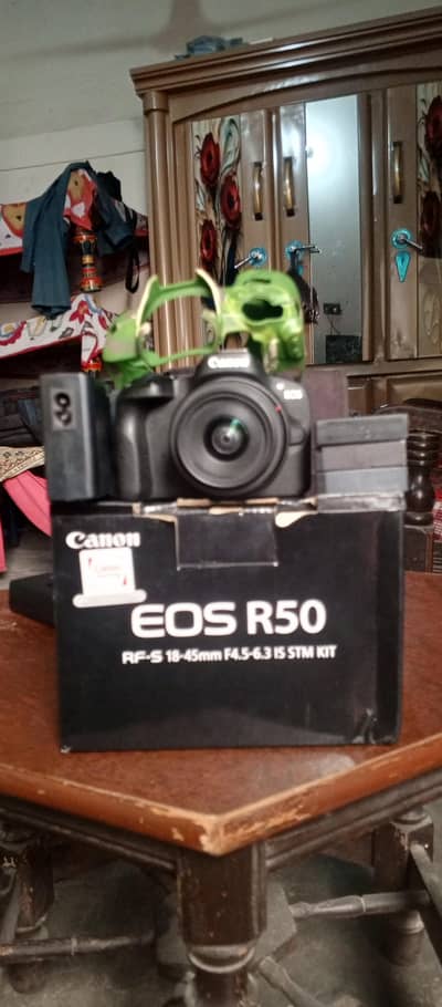 Canon R50 with 18.45 lenz for sale