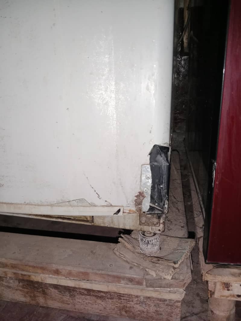 DAWLANCE کمپنی کی فل سائز استعمال شدہ مکمل چالو حالت فرج برائے فروخت ۔ 12