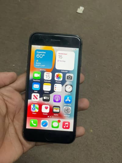 selling iphone 7,,,,,