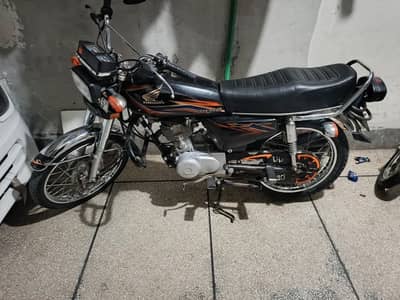 Honda CG 125 in 10/10 Condition just 40k Driven First Hand lush cond