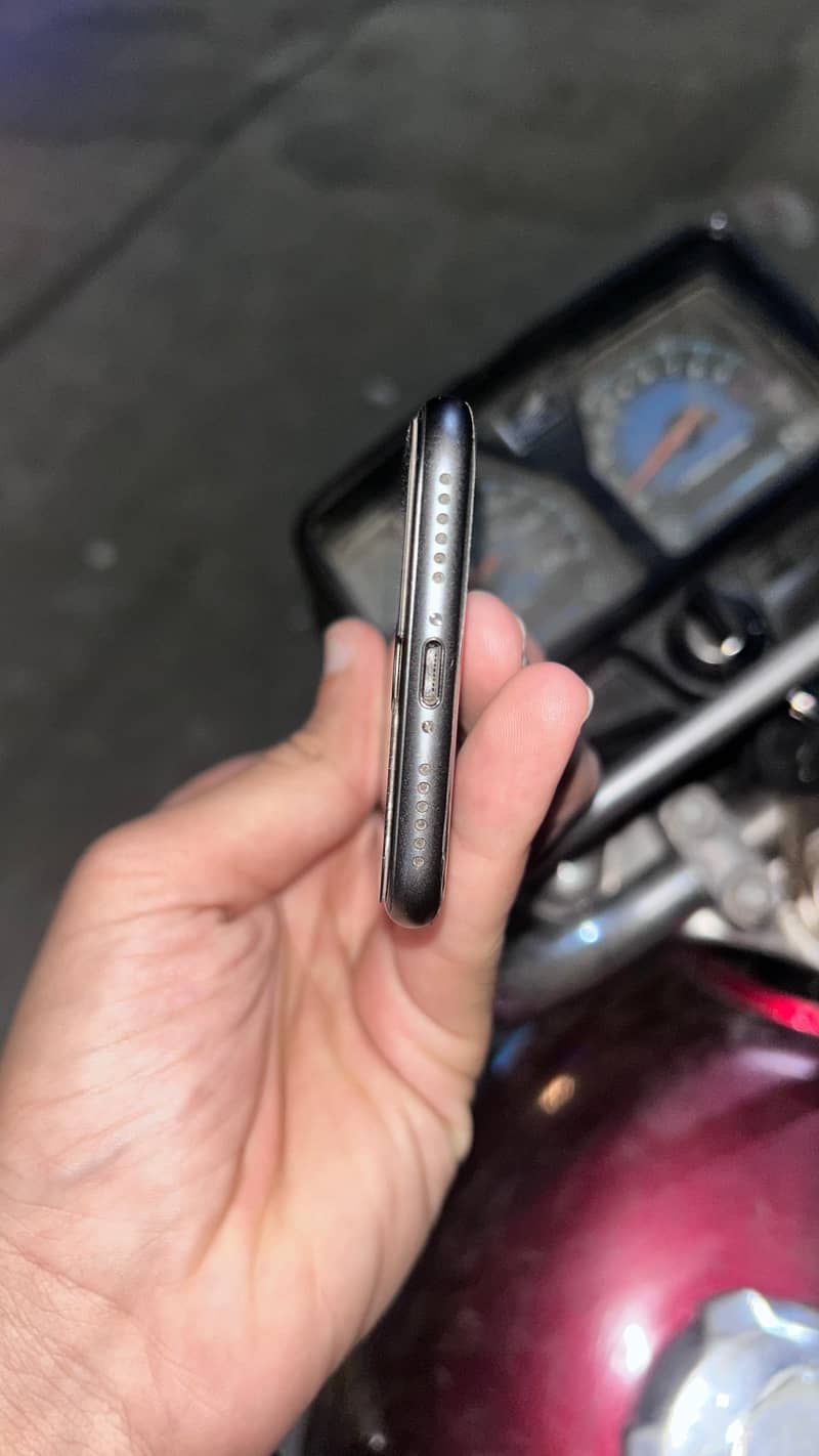 Apple's Iphone 8 4