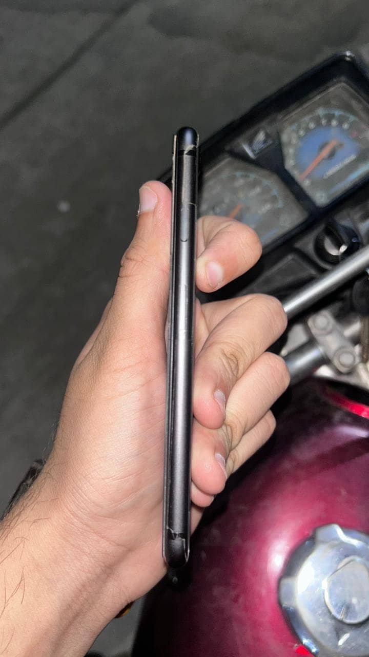 Apple's Iphone 8 6