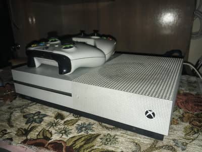 Xbox One S 1 TB with two controllers