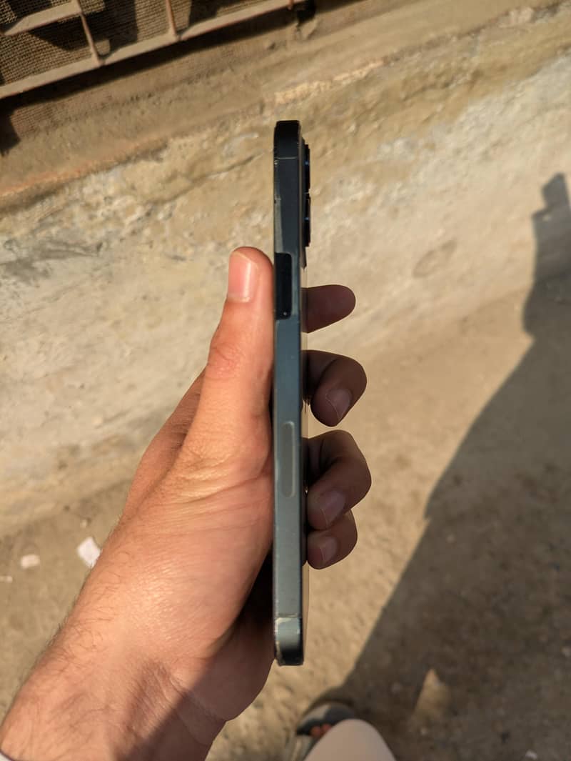 IPhone 12 Pro Max 1