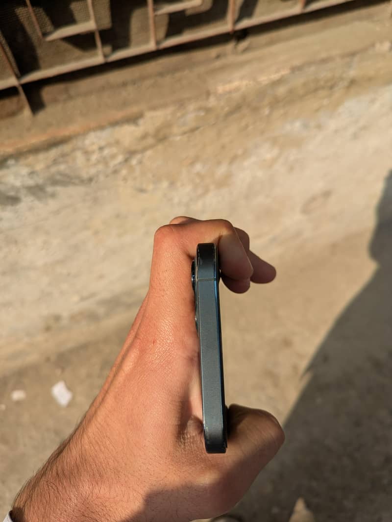 IPhone 12 Pro Max 2